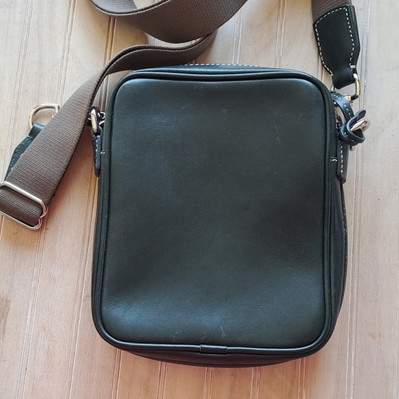 Dooney & Bourke Florentine Toscana Camera Bag Rich Dark Green Leather Crossbody - Picture 7 of 16